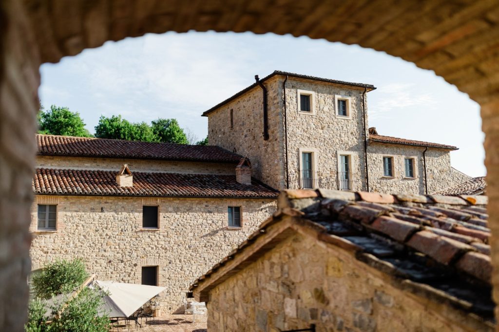 Uno scorcio di Borgo San Pietro, una delle dimore storiche Umbria più belle 