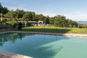 In questa foto la veduta sulla piscina di Spao Borgo San Pietro, location matrimoni viterbo ad Allerona