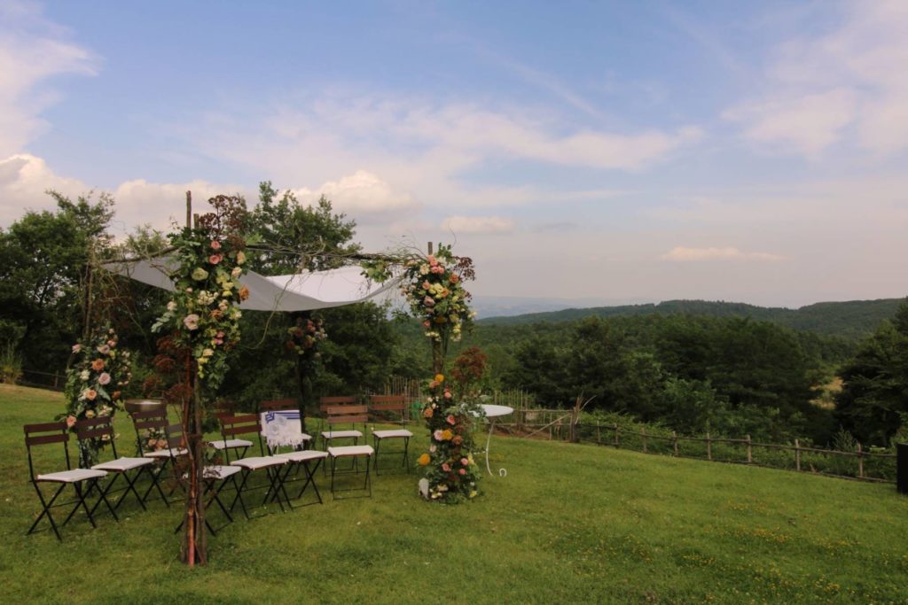 In questa foto un allestimento per un matrimonio civile a Orvieto e dintorni a Spao Borgo San Pietro