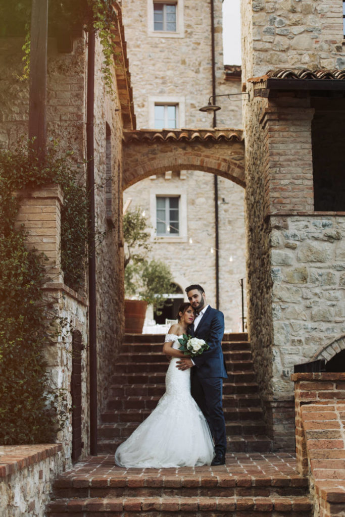 In questa foto gli sposi a Spao Borgo San Pietro per un Matrimonio Minimal Chic